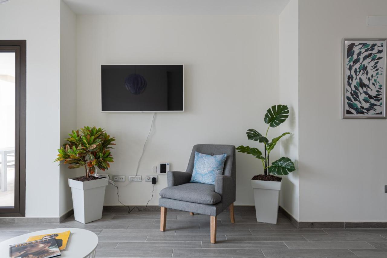 Homeforguest Flat With Large Terrace In Modern Residential Complex With Swimming Pool Caleta De Fuste Exteriör bild